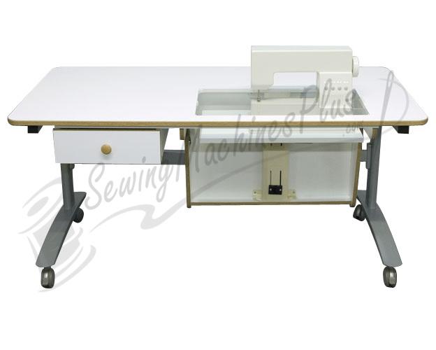 Horn 2500 Multi-Lift Sewing-Cutting Table