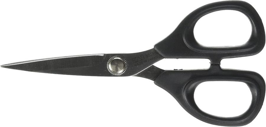 KAI 5 1/2 Inch Curved Blade Scissors (5135C)